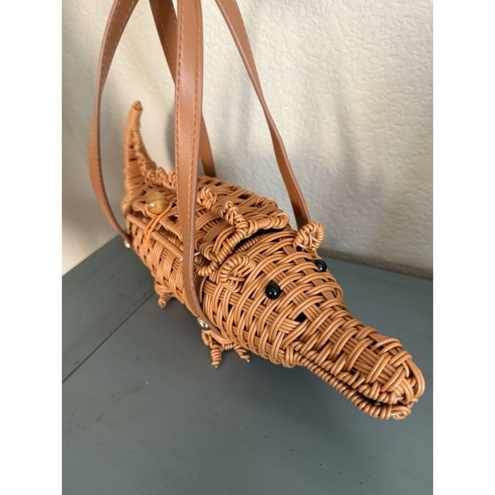 Tommy Bahama Viral Woven Crocodile Alligator Clutch Novelty Bag NWT - Picture 1 of 9